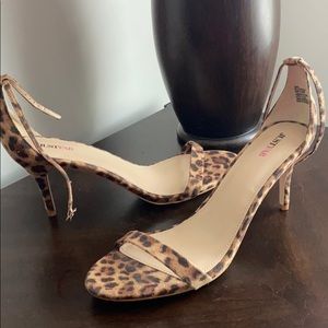 Women comfortable heels size 11